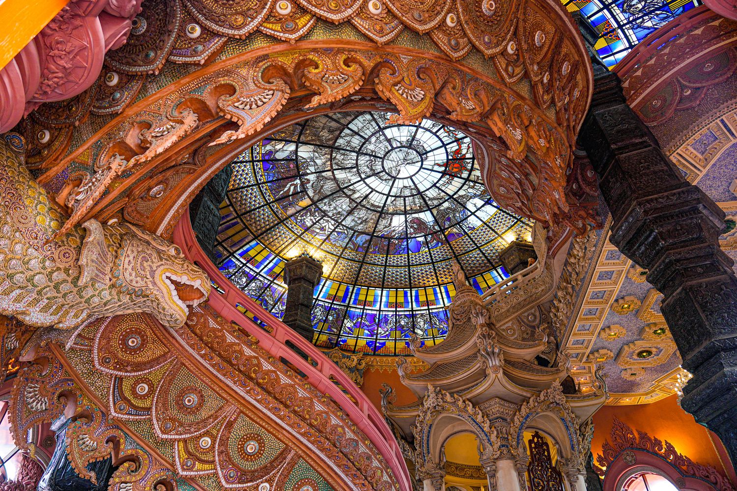 曼谷三頭象神博物館Erawan Museum｜泰國最壯觀的神話建築，絕美玻璃穹頂必拍！ @混血珊莎的奇幻旅程