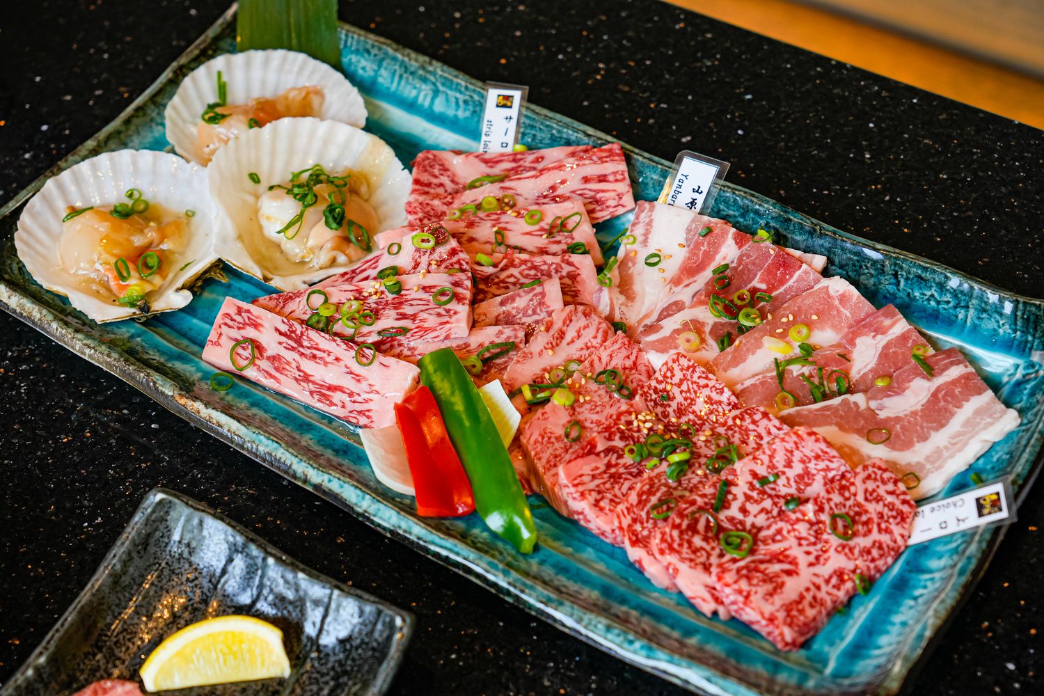 【沖繩燒肉推薦】燒肉本部牧場 國際通店｜人氣必吃Yambaru和牛海陸套餐! @混血珊莎的奇幻旅程