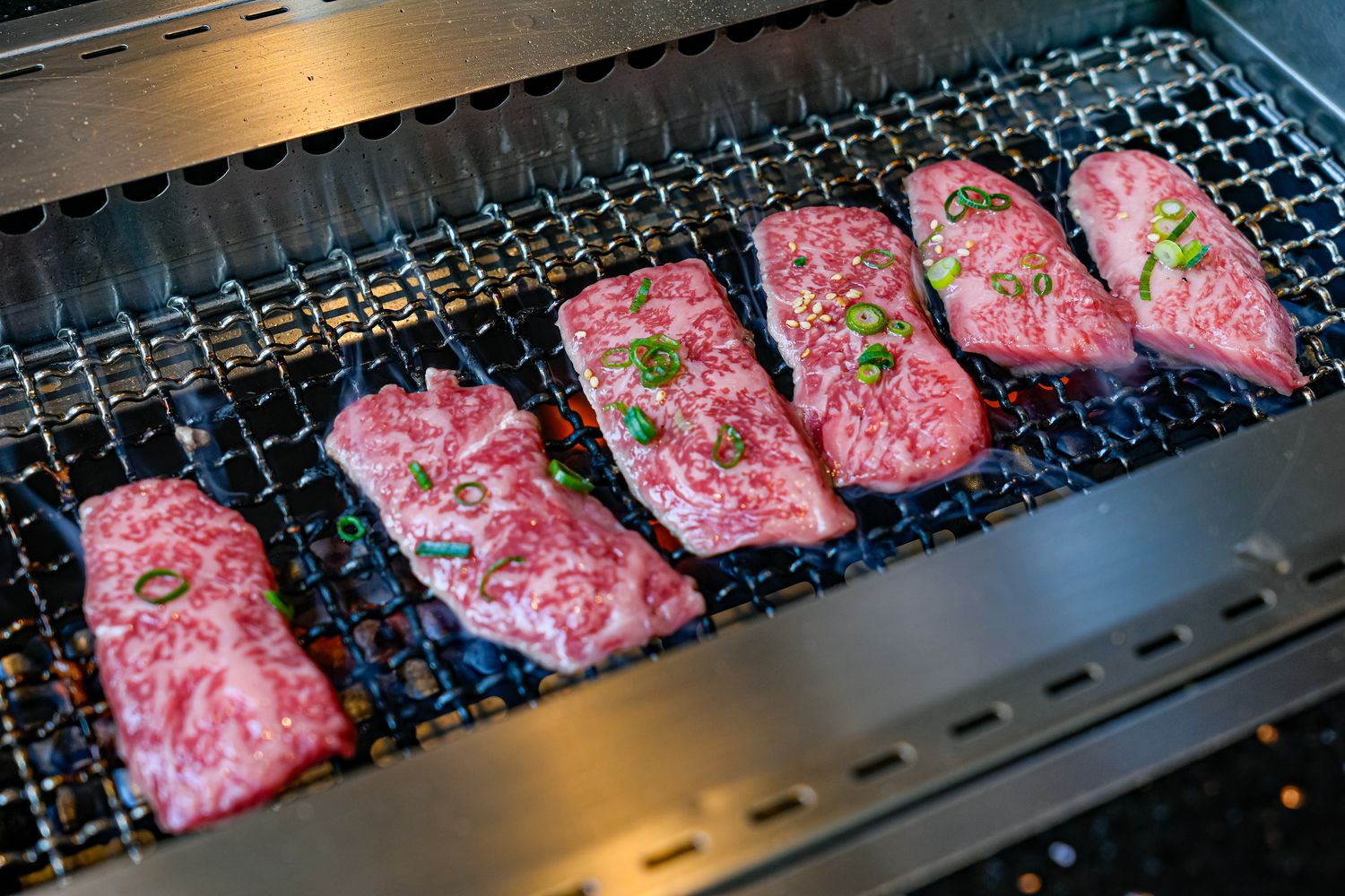 【沖繩燒肉推薦】燒肉本部牧場 國際通店｜人氣必吃Yambaru和牛海陸套餐! @混血珊莎的奇幻旅程