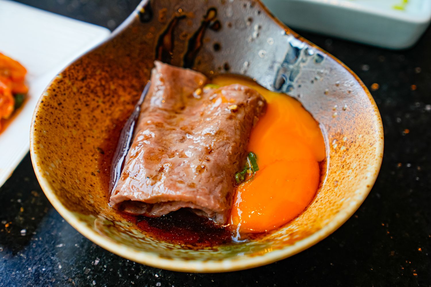 【沖繩燒肉推薦】燒肉本部牧場 國際通店｜人氣必吃Yambaru和牛海陸套餐! @混血珊莎的奇幻旅程