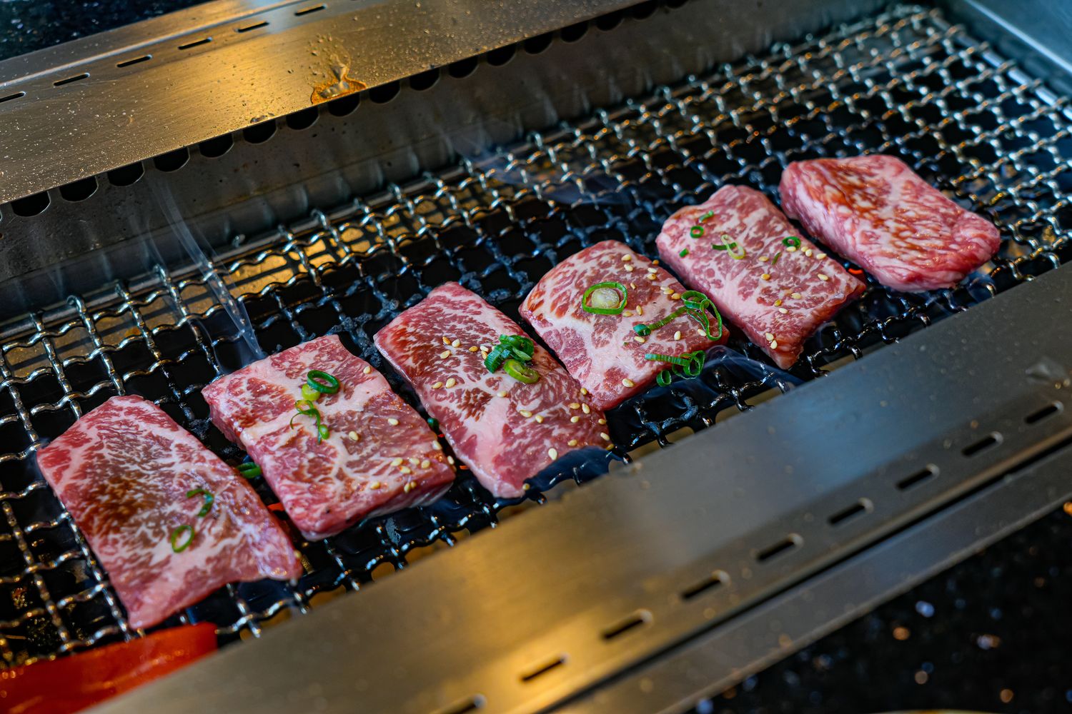 【沖繩燒肉推薦】燒肉本部牧場 國際通店｜人氣必吃Yambaru和牛海陸套餐! @混血珊莎的奇幻旅程