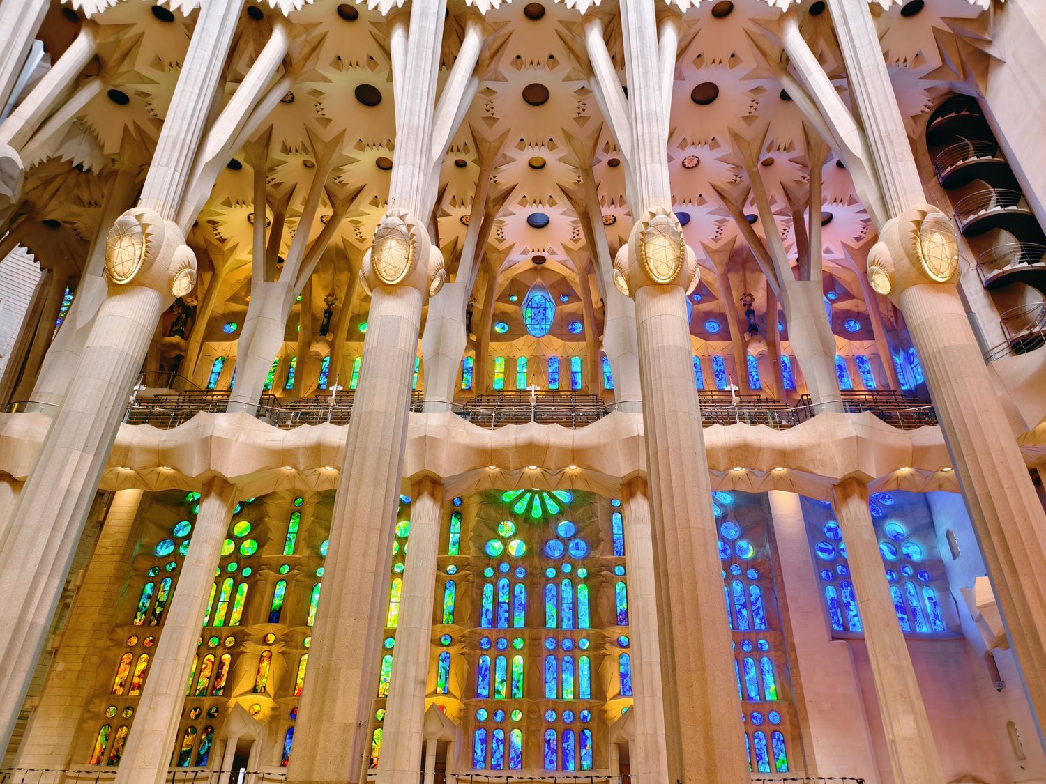 巴塞隆納｜聖家堂 Sagrada Família 參觀全攻略：門票、登塔、交通、穿著一次看! @混血珊莎的奇幻旅程