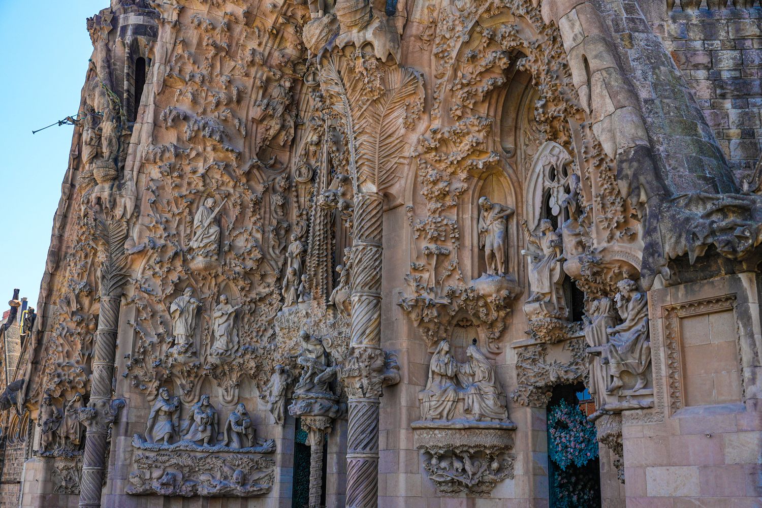 巴塞隆納｜聖家堂 Sagrada Família 參觀全攻略：門票、登塔、交通、穿著一次看! @混血珊莎的奇幻旅程