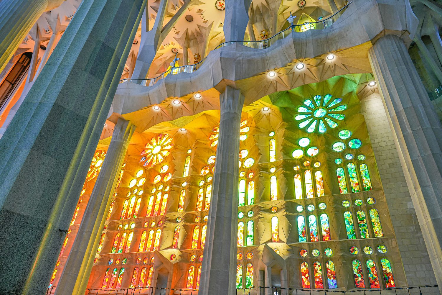 巴塞隆納｜聖家堂 Sagrada Família 參觀全攻略：門票、登塔、交通、穿著一次看! @混血珊莎的奇幻旅程