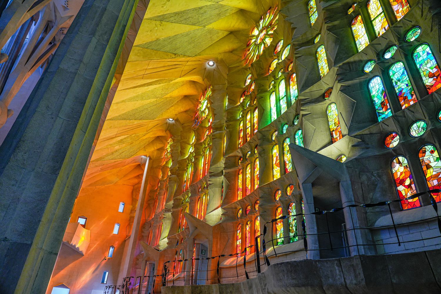巴塞隆納｜聖家堂 Sagrada Família 參觀全攻略：門票、登塔、交通、穿著一次看! @混血珊莎的奇幻旅程