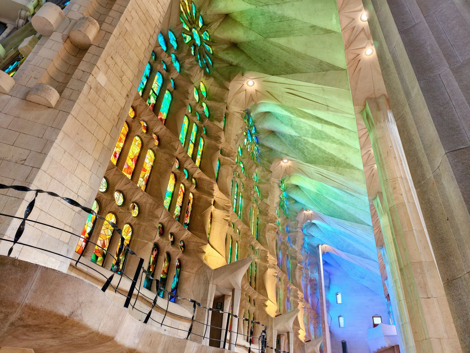 巴塞隆納｜聖家堂 Sagrada Família 參觀全攻略：門票、登塔、交通、穿著一次看! @混血珊莎的奇幻旅程