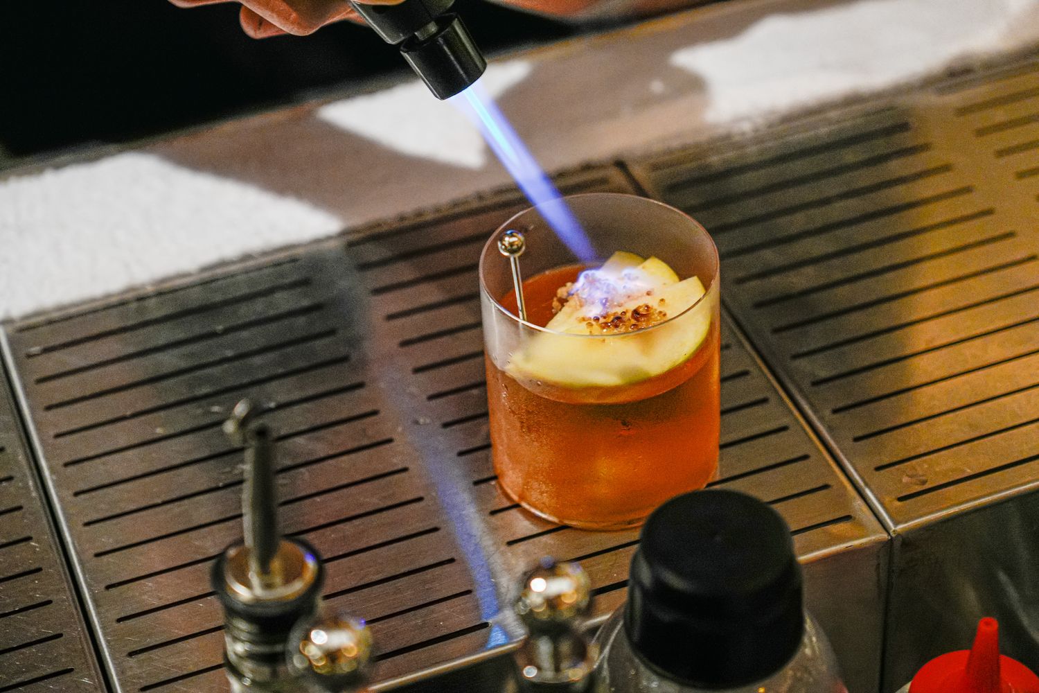 Petit Petit Bar 沛提沛提台中酒吧｜台中 PARK2草悟廣場微醺小天地! @混血珊莎的奇幻旅程