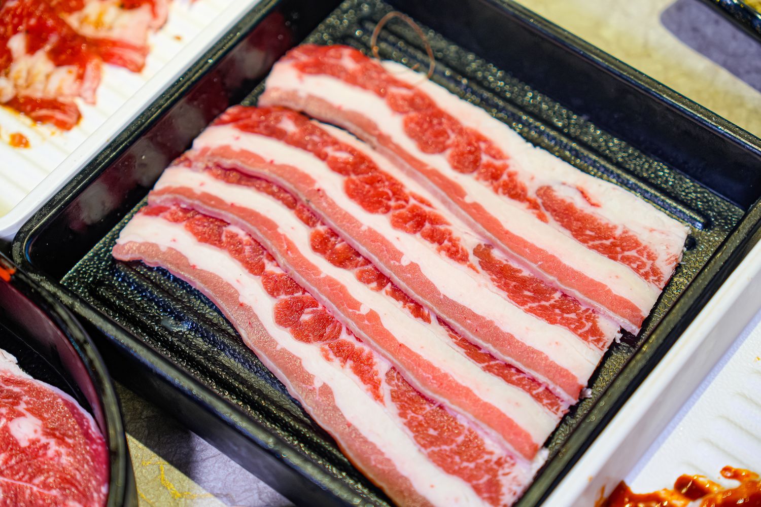 饗燒肉亭｜中壢燒烤吃到飽，厚片和牛牛排桌邊現切 ! @混血珊莎的奇幻旅程