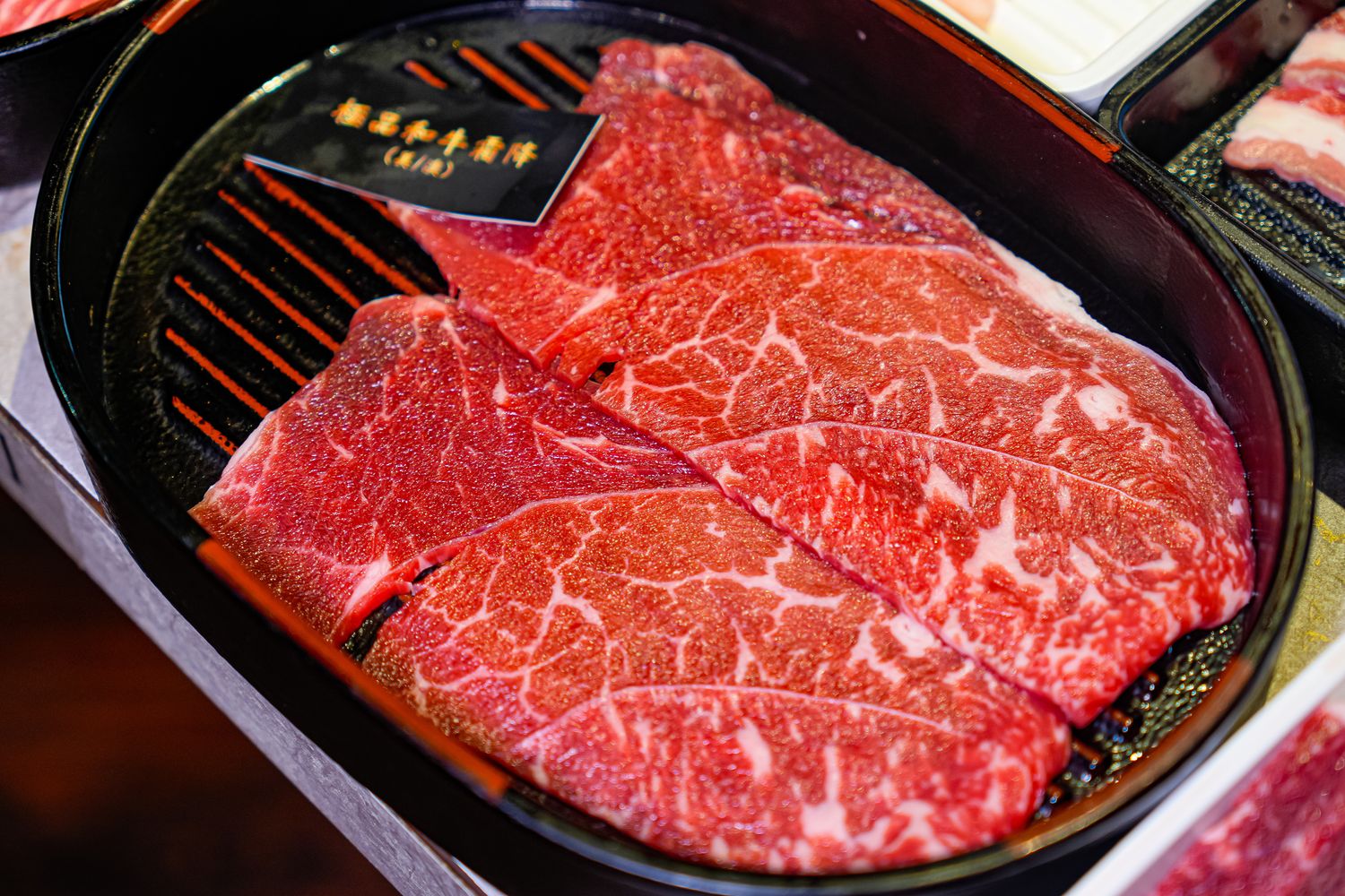 饗燒肉亭｜中壢燒烤吃到飽，厚片和牛牛排桌邊現切 ! @混血珊莎的奇幻旅程