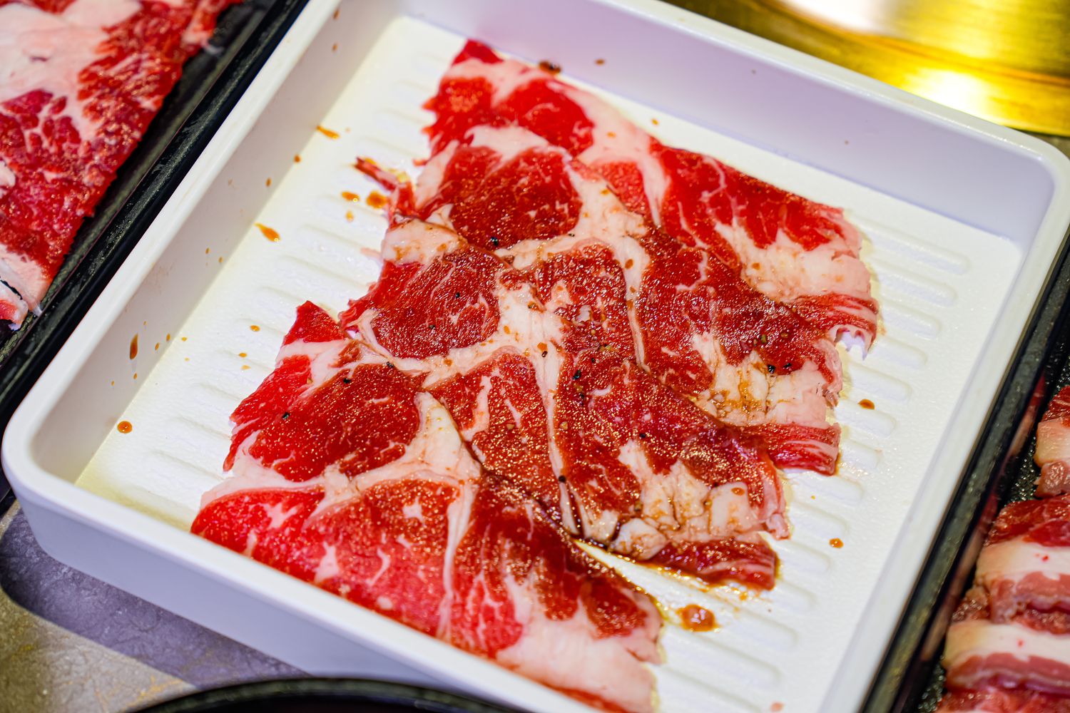 饗燒肉亭｜中壢燒烤吃到飽，厚片和牛牛排桌邊現切 ! @混血珊莎的奇幻旅程