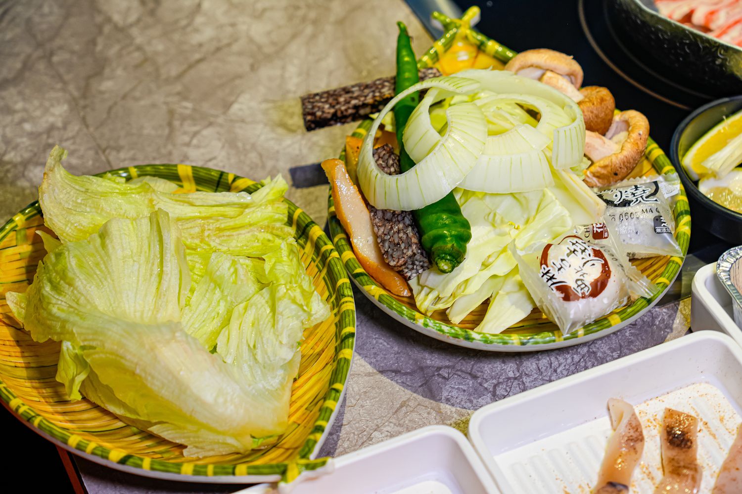 饗燒肉亭｜中壢燒烤吃到飽，厚片和牛牛排桌邊現切 ! @混血珊莎的奇幻旅程