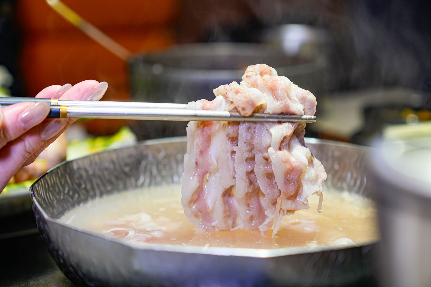 饗燒肉亭｜中壢燒烤吃到飽，厚片和牛牛排桌邊現切 ! @混血珊莎的奇幻旅程