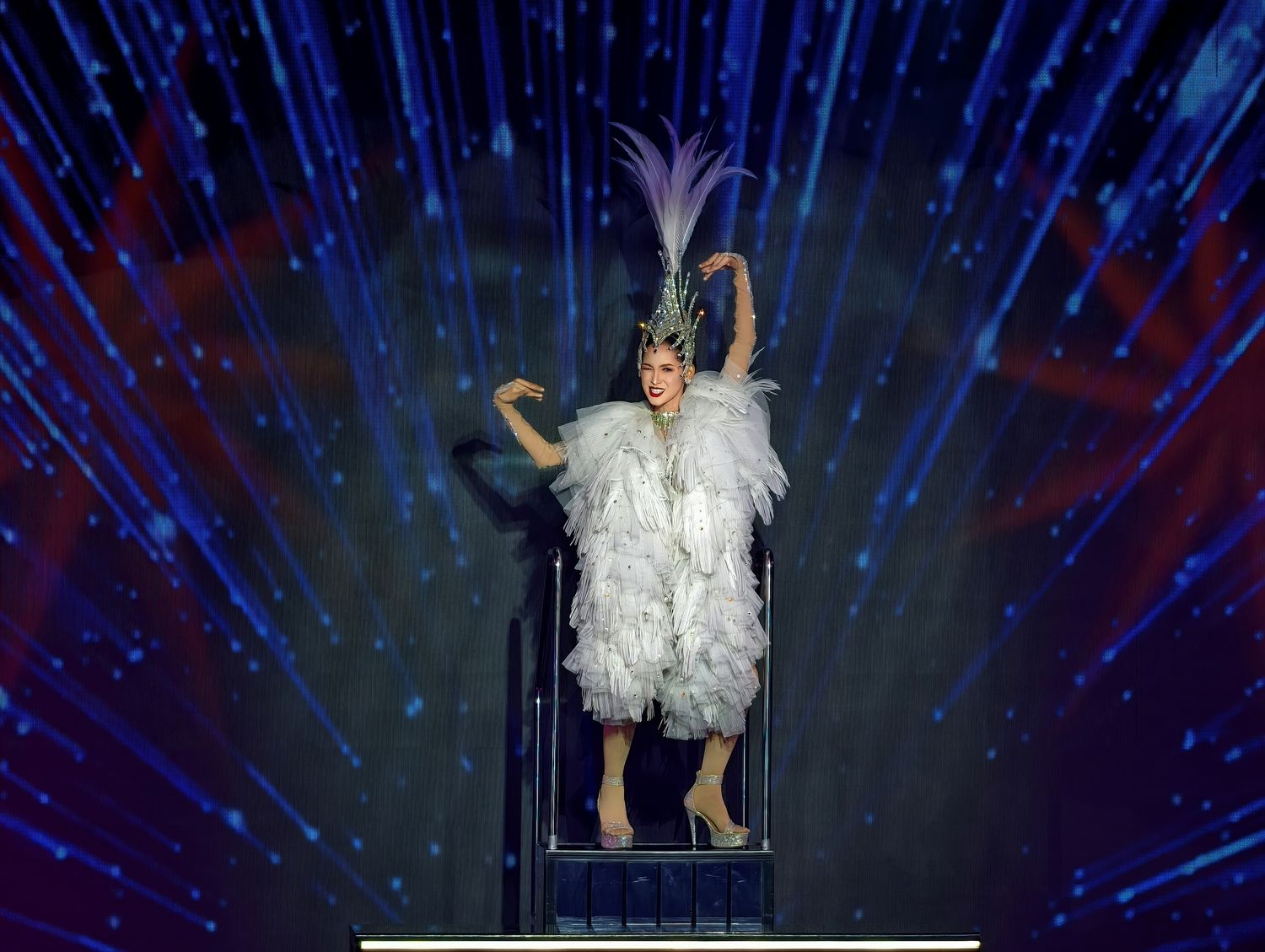 Calypso Cabaret Show 克里普索人妖秀|曼谷河濱夜市 Asiatique 必看,門票、交通、表演心得! @混血珊莎的奇幻旅程 Calypso Cabaret Show 克里普索人妖秀|曼谷河濱夜市 Asiatique 必看,門票、交通、表演心得! @混血珊莎的奇幻旅程