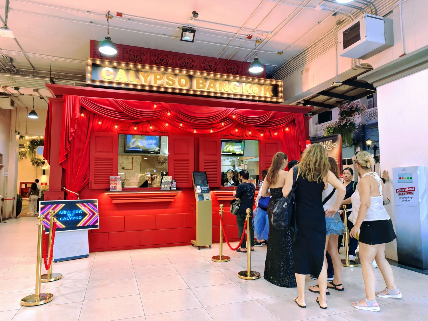 Calypso Cabaret Show 克里普索人妖秀|曼谷河濱夜市 Asiatique 必看,門票、交通、表演心得! @混血珊莎的奇幻旅程 Calypso Cabaret Show 克里普索人妖秀|曼谷河濱夜市 Asiatique 必看,門票、交通、表演心得! @混血珊莎的奇幻旅程