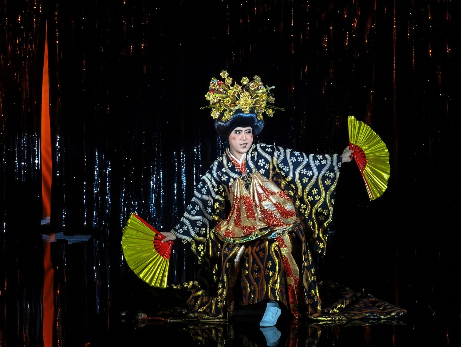 Calypso Cabaret Show 克里普索人妖秀|曼谷河濱夜市 Asiatique 必看，門票、交通、表演心得! @混血珊莎的奇幻旅程