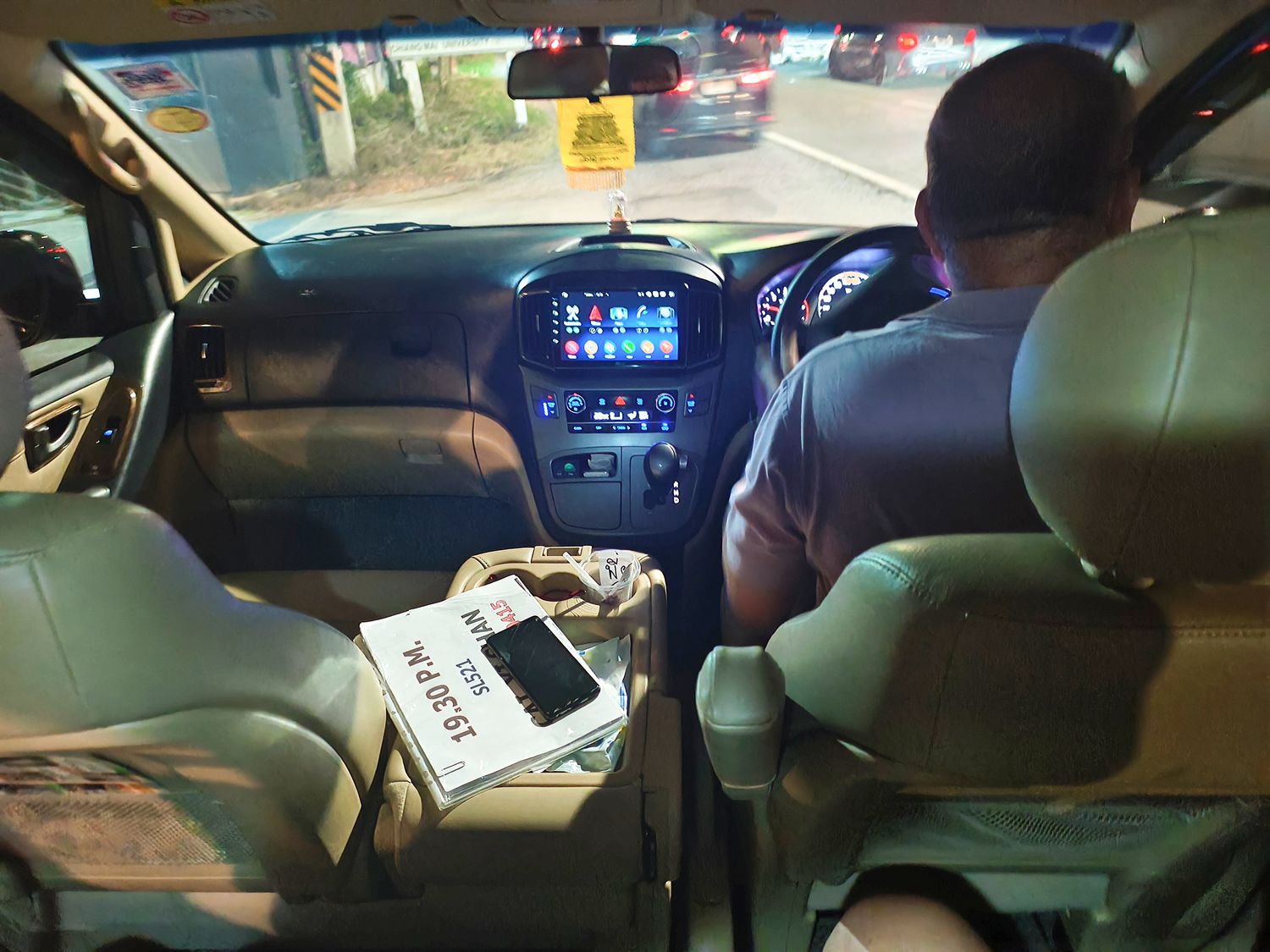 清邁機場接送|告別計程車、不用怕被抬價，專車直達古城! @混血珊莎的奇幻旅程