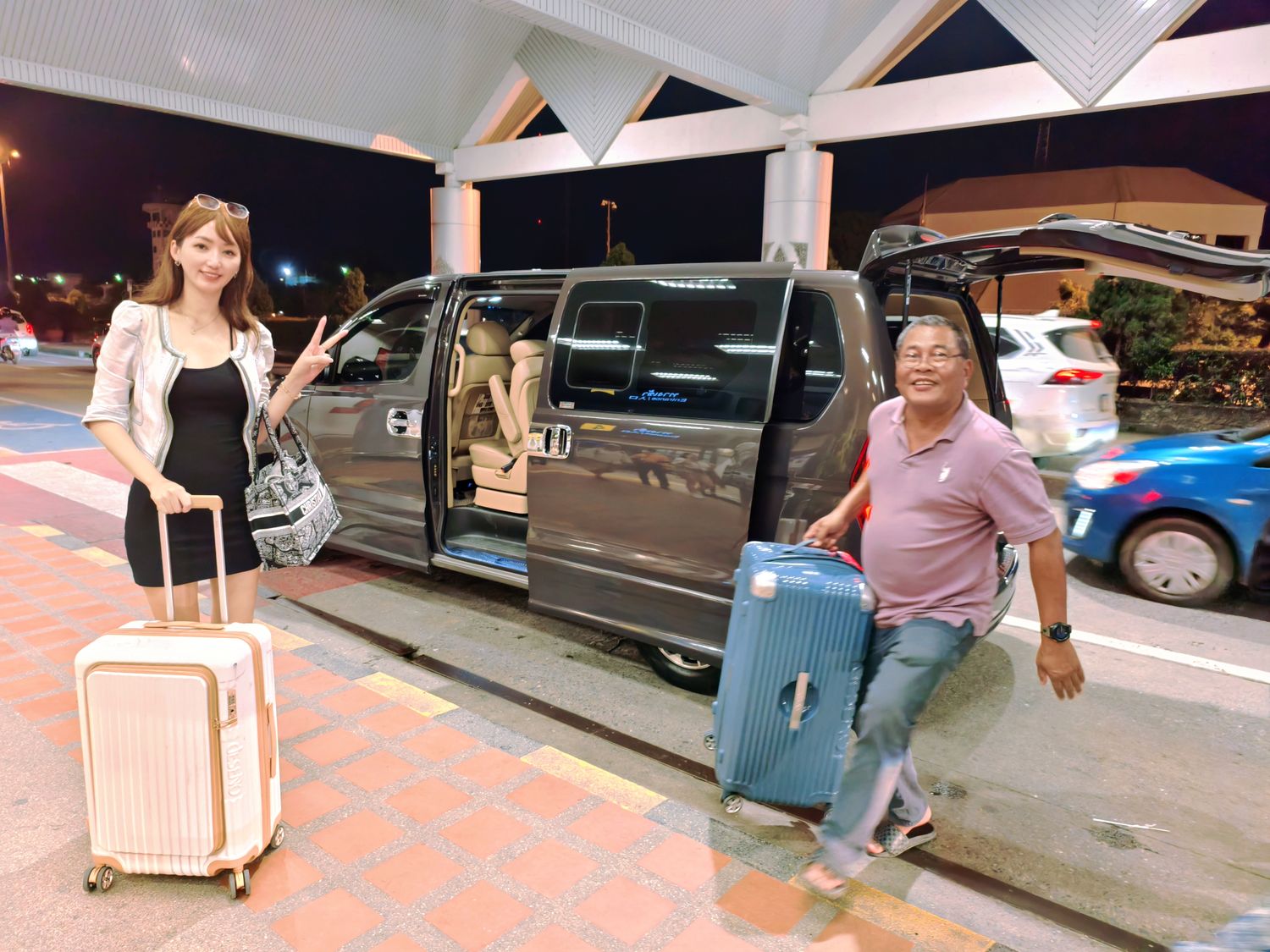 清邁機場接送|告別計程車、不用怕被抬價，專車直達古城! @混血珊莎的奇幻旅程