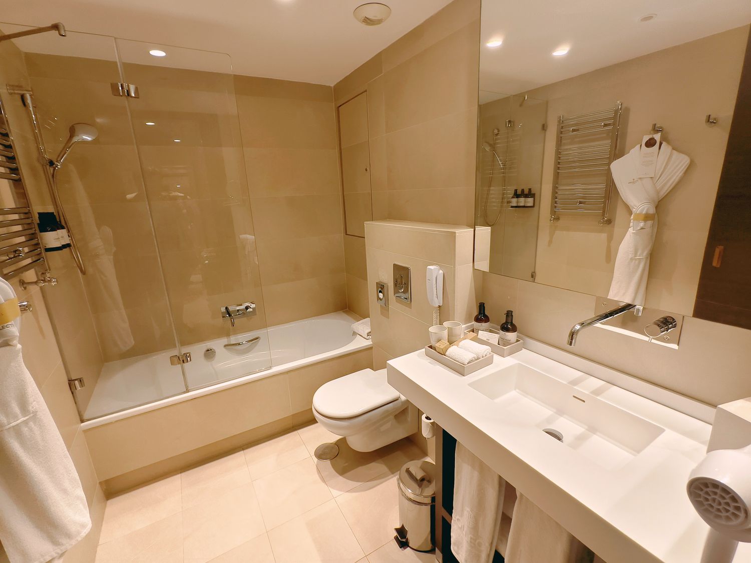 【巴塞隆納住宿推薦】Hotel NH Collection Barcelona Gran Hotel Calderón｜市中心五星住宿首選 @混血珊莎的奇幻旅程