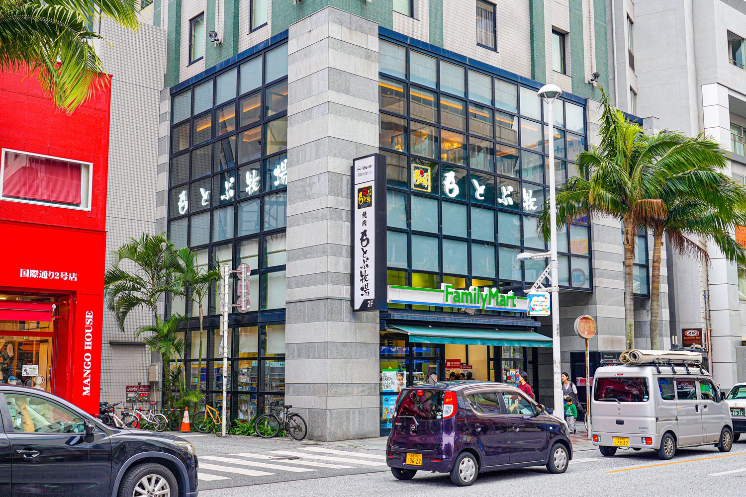 【沖繩燒肉推薦】燒肉本部牧場 國際通店｜人氣必吃Yambaru和牛海陸套餐! @混血珊莎的奇幻旅程