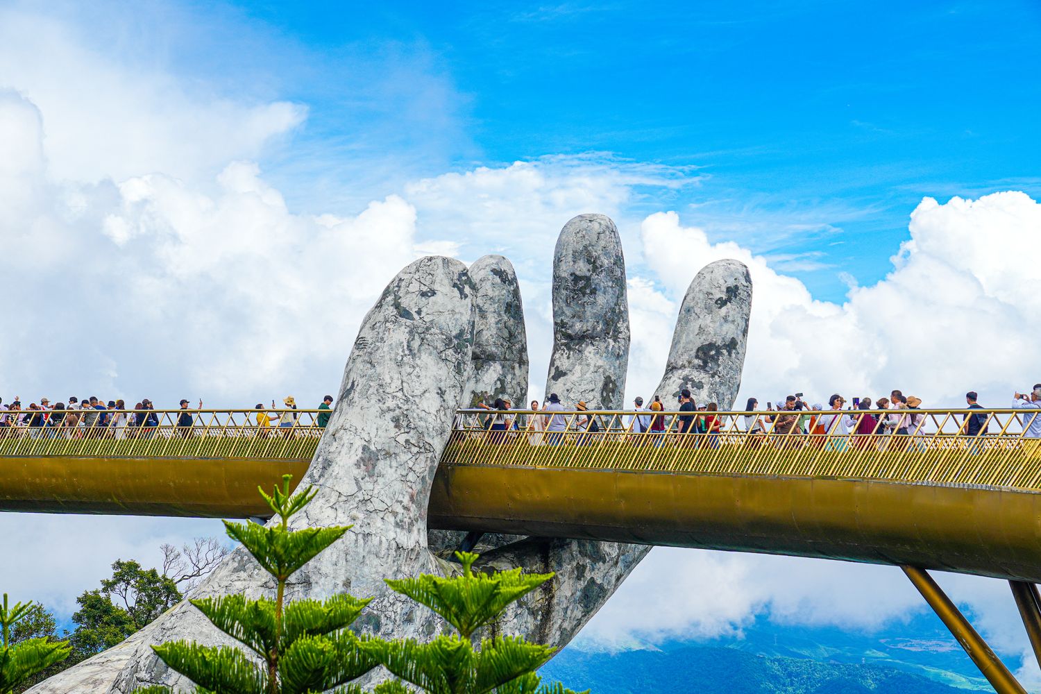 【峴港巴拿山一日遊攻略】佛手橋、法國村、地圖、穿著與自助餐完整懶人包! @混血珊莎的奇幻旅程