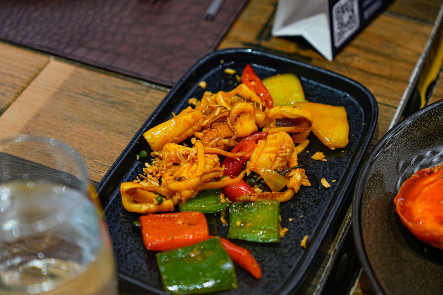 【越南峴港必吃】All Seasons Buffet Da Nang 龍蝦海鮮吃到飽(中文菜單) @混血珊莎的奇幻旅程