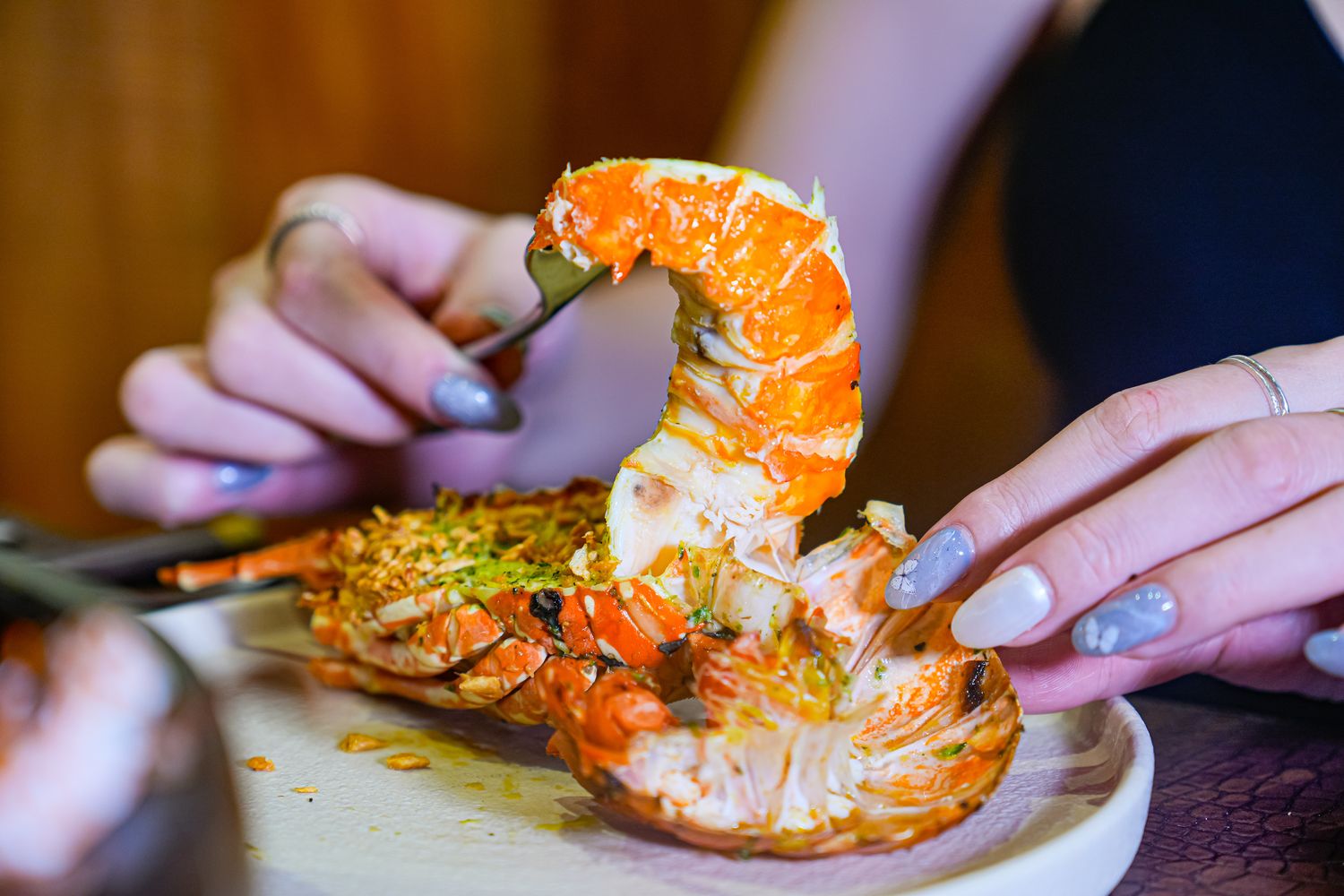 【越南峴港必吃】All Seasons Buffet Da Nang 龍蝦海鮮吃到飽(中文菜單) @混血珊莎的奇幻旅程