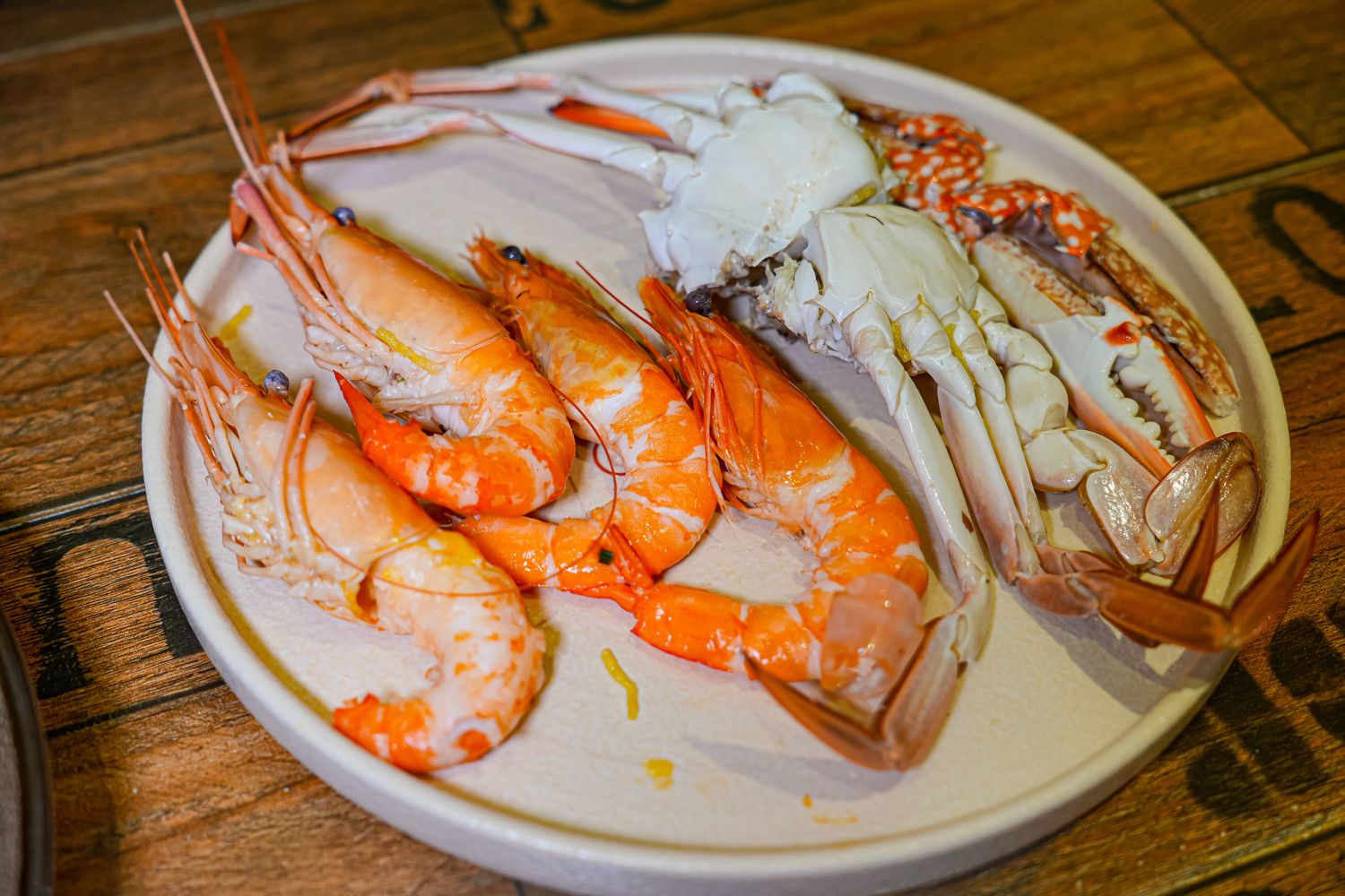 【越南峴港必吃】All Seasons Buffet Da Nang 龍蝦海鮮吃到飽(中文菜單) @混血珊莎的奇幻旅程