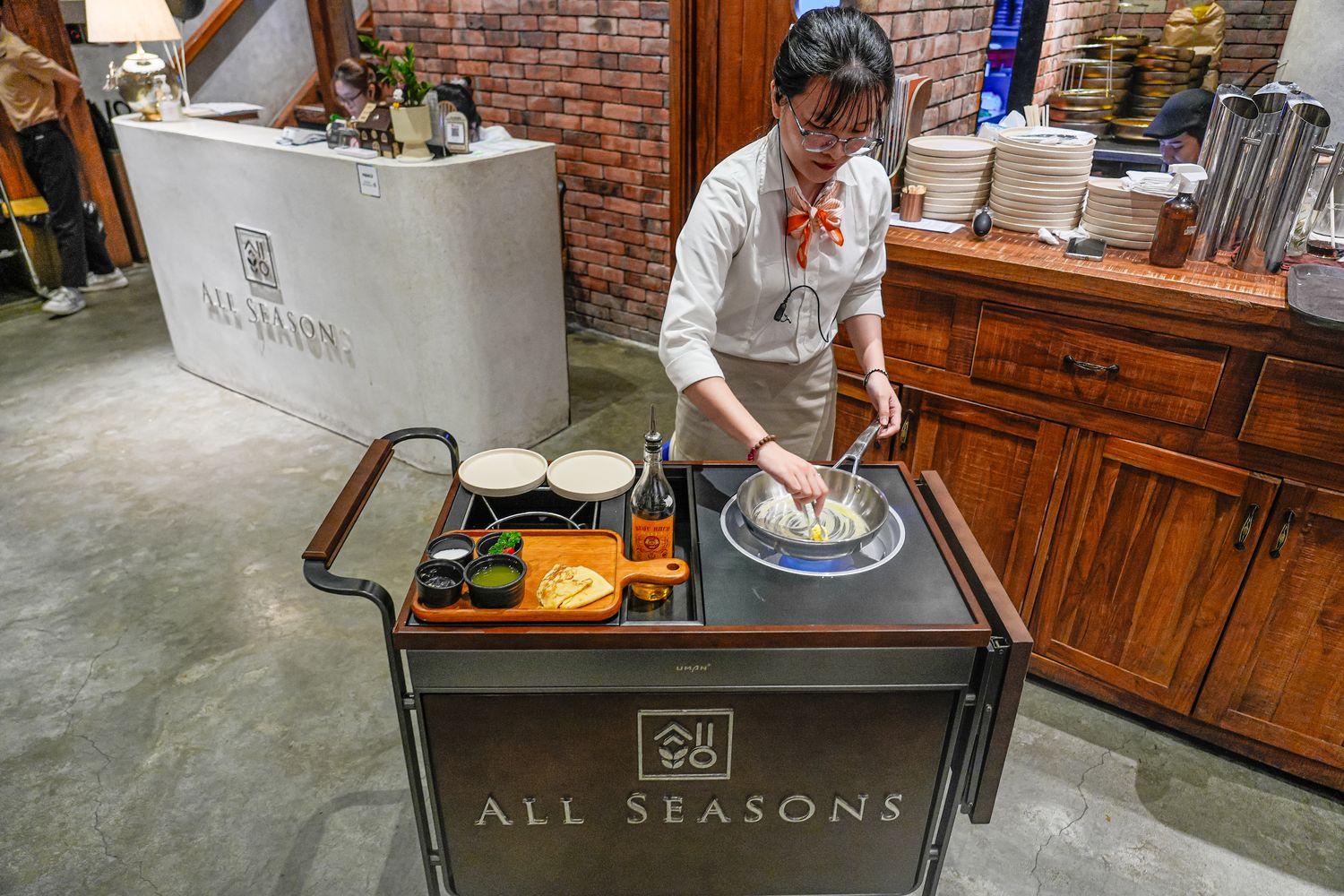 【越南峴港必吃】All Seasons Buffet Da Nang 龍蝦海鮮吃到飽(中文菜單) @混血珊莎的奇幻旅程