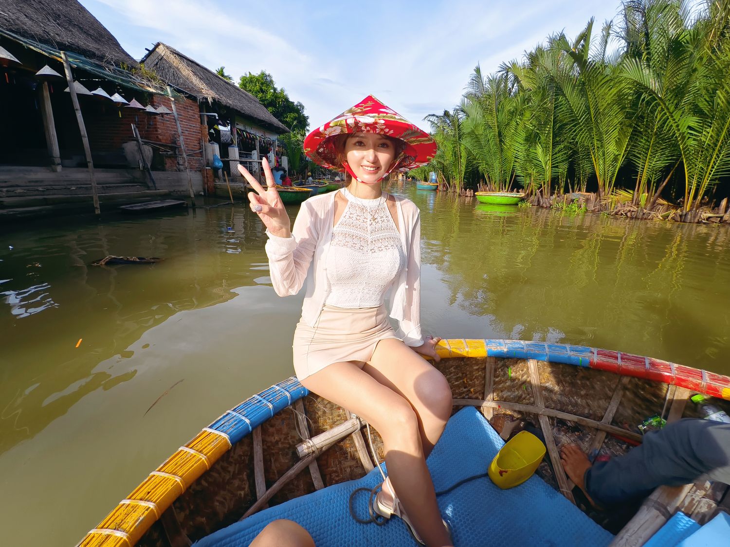 【會安籃船遊體驗】會安椰子船水鄉探險，搖船旋轉秀、午餐與小費全攻略! @混血珊莎的奇幻旅程