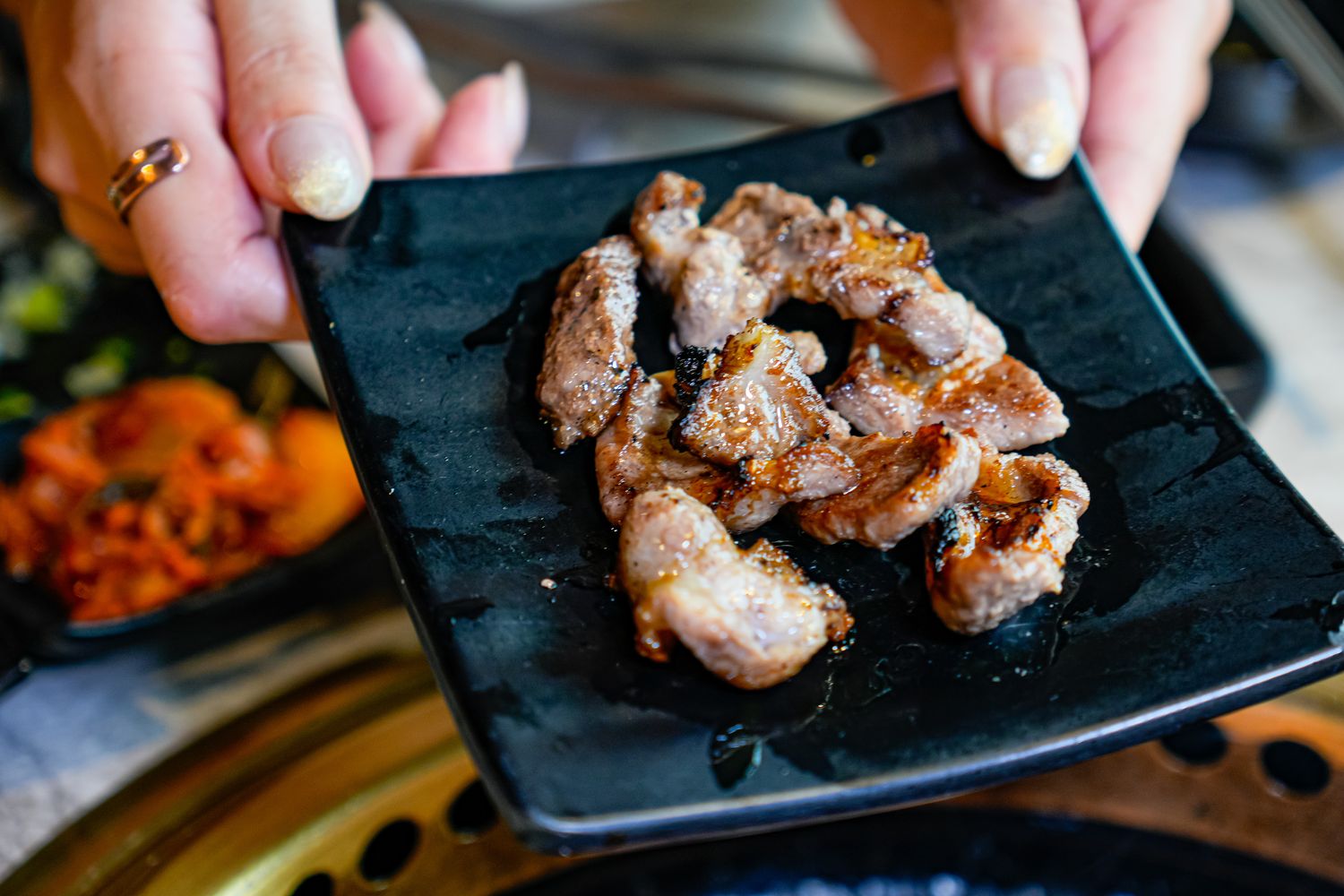 饗燒肉亭｜中壢高 CP 值燒肉！厚切和牛x天使紅蝦無限續點 @混血珊莎的奇幻旅程