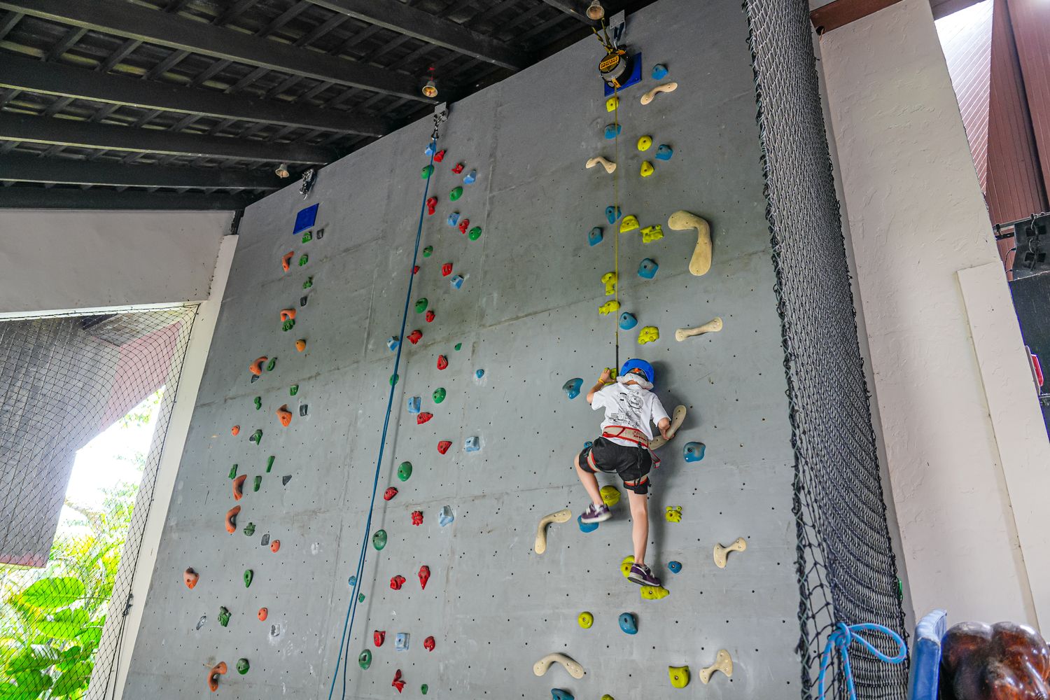 普吉島 Club Med Phuket (下)：水陸運動到超嗨夜間表演派對秀，還有神隊友兒童俱樂部! @混血珊莎的奇幻旅程