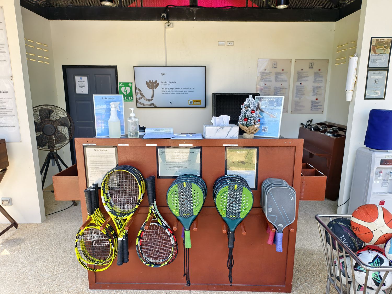 普吉島 Club Med Phuket (下)：水陸運動到超嗨夜間表演派對秀，還有神隊友兒童俱樂部! @混血珊莎的奇幻旅程