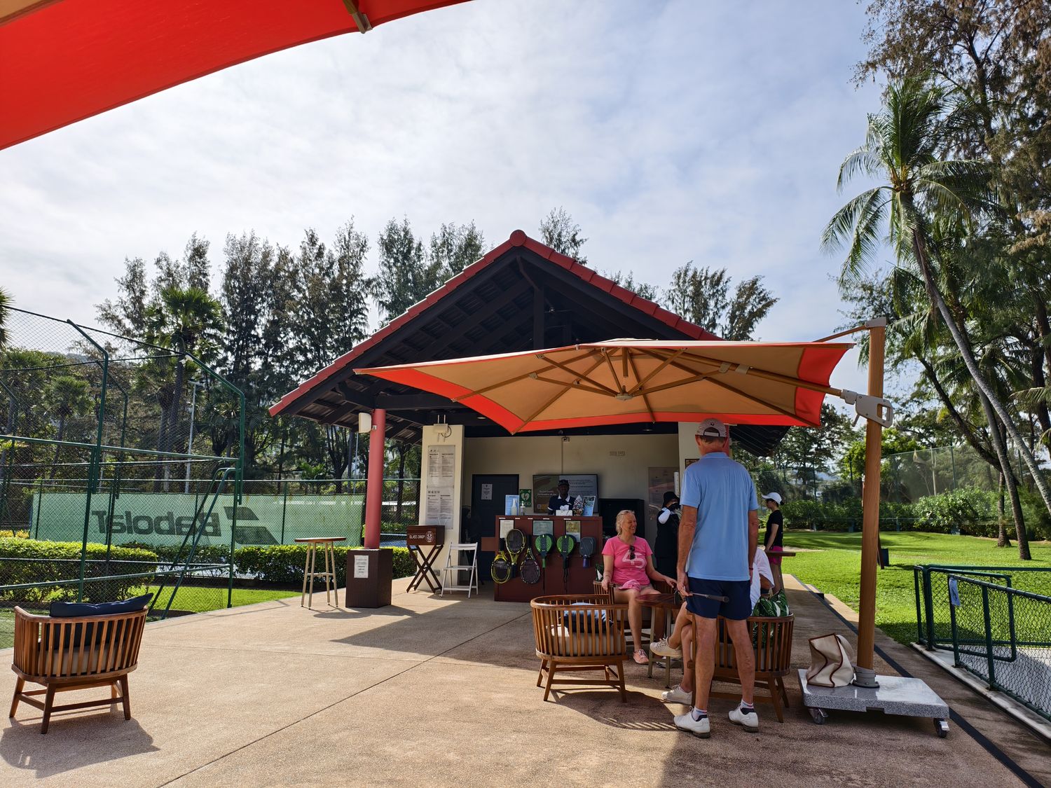 普吉島 Club Med Phuket (下)：水陸運動到超嗨夜間表演派對秀，還有神隊友兒童俱樂部! @混血珊莎的奇幻旅程