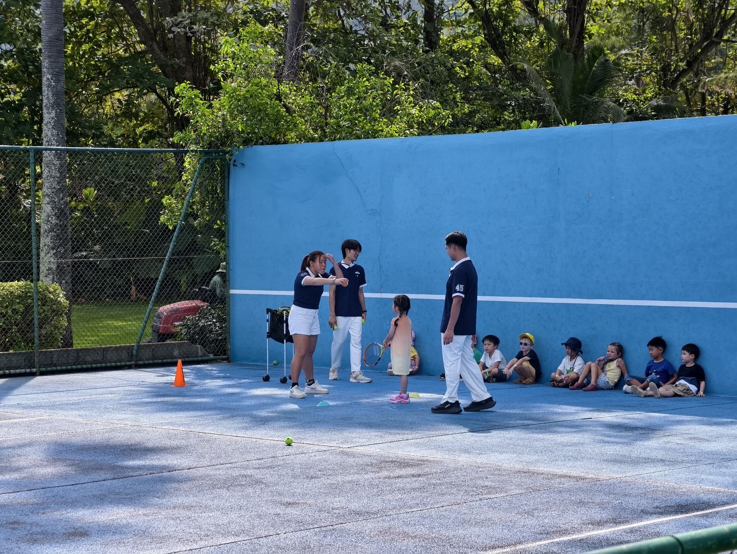 普吉島 Club Med Phuket (下)：水陸運動到超嗨夜間表演派對秀，還有神隊友兒童俱樂部! @混血珊莎的奇幻旅程