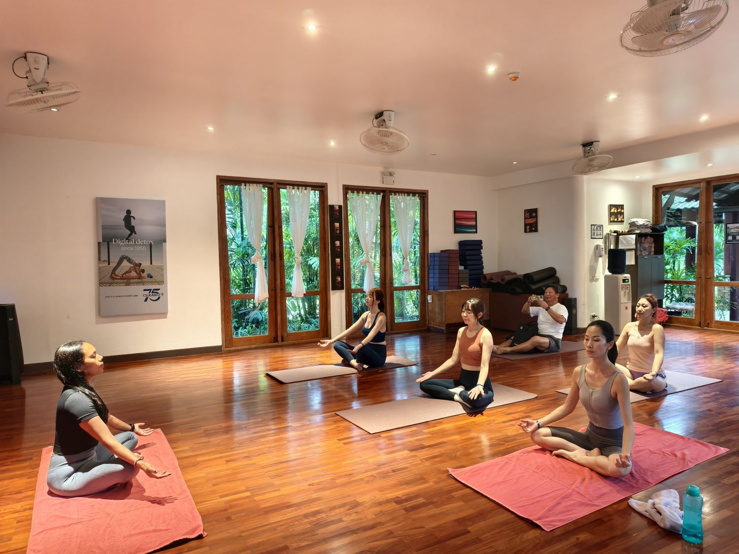 普吉島 Club Med Phuket (下)：水陸運動到超嗨夜間表演派對秀，還有神隊友兒童俱樂部! @混血珊莎的奇幻旅程