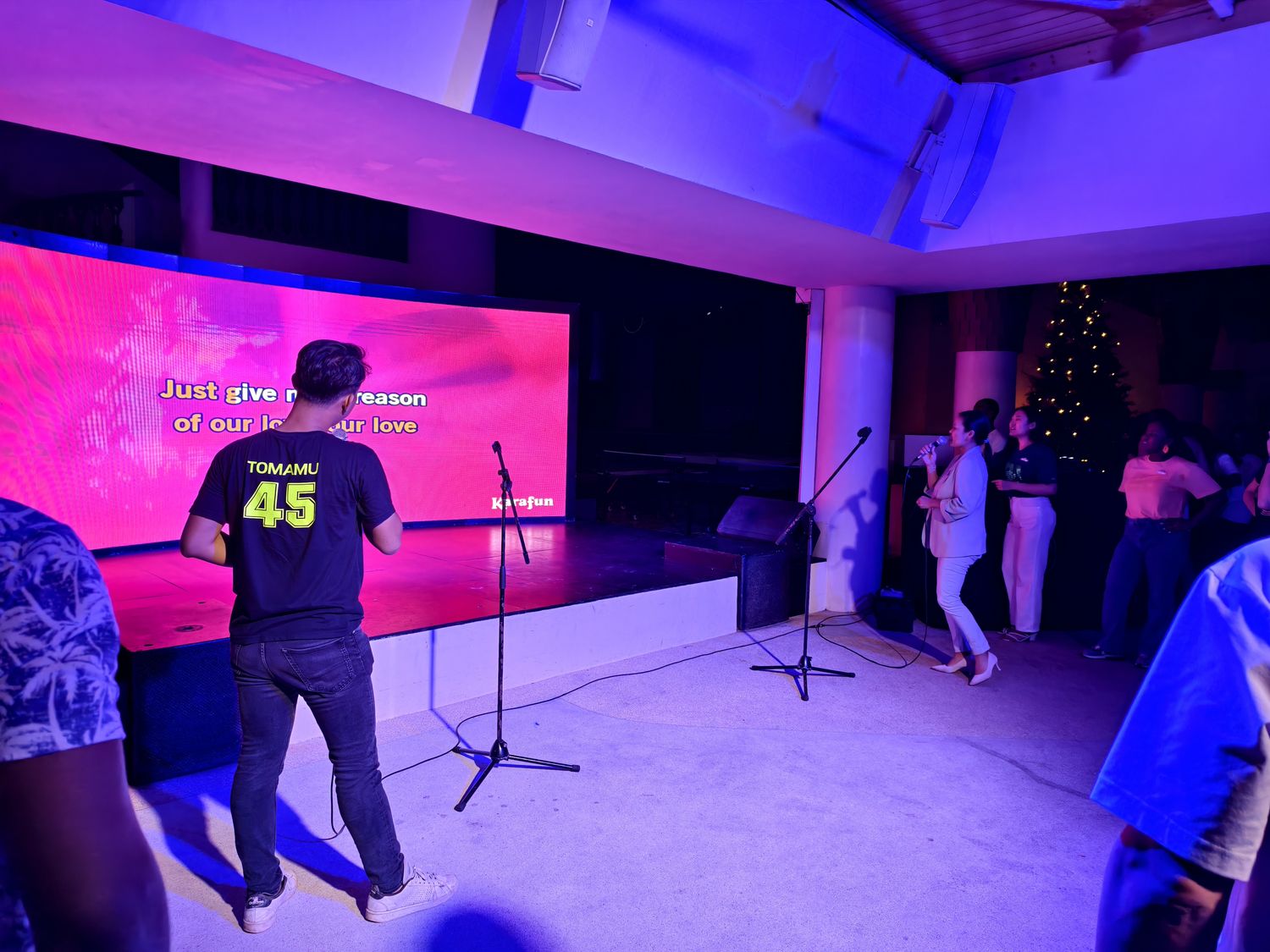 普吉島 Club Med Phuket (下)：水陸運動到超嗨夜間表演派對秀，還有神隊友兒童俱樂部! @混血珊莎的奇幻旅程