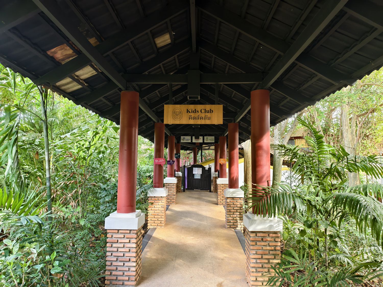 普吉島 Club Med Phuket (下)：水陸運動到超嗨夜間表演派對秀，還有神隊友兒童俱樂部! @混血珊莎的奇幻旅程