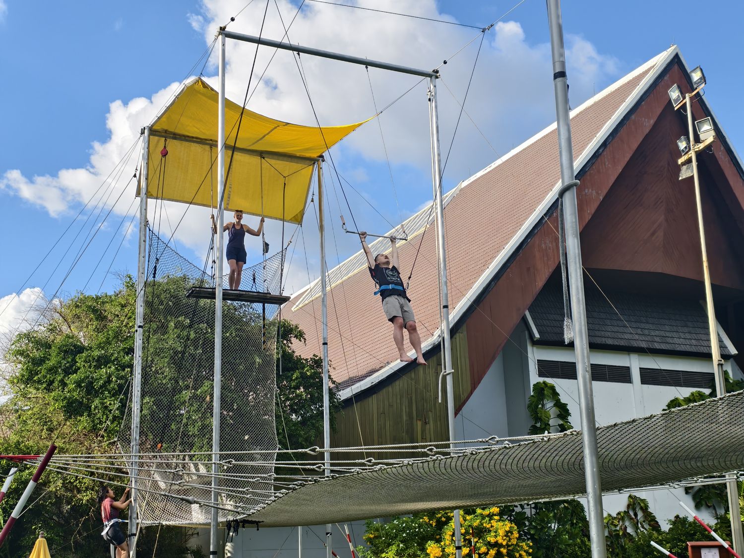 普吉島 Club Med Phuket (下)：水陸運動到超嗨夜間表演派對秀，還有神隊友兒童俱樂部! @混血珊莎的奇幻旅程