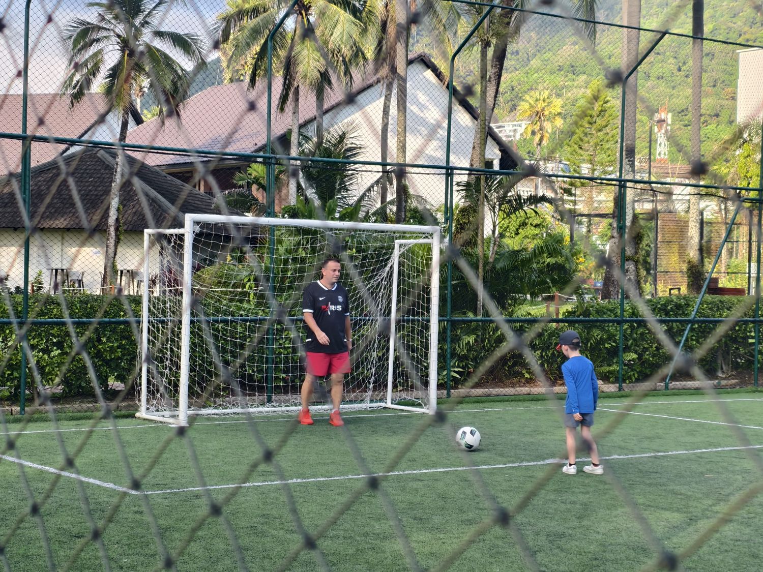 普吉島 Club Med Phuket (下)：水陸運動到超嗨夜間表演派對秀，還有神隊友兒童俱樂部! @混血珊莎的奇幻旅程