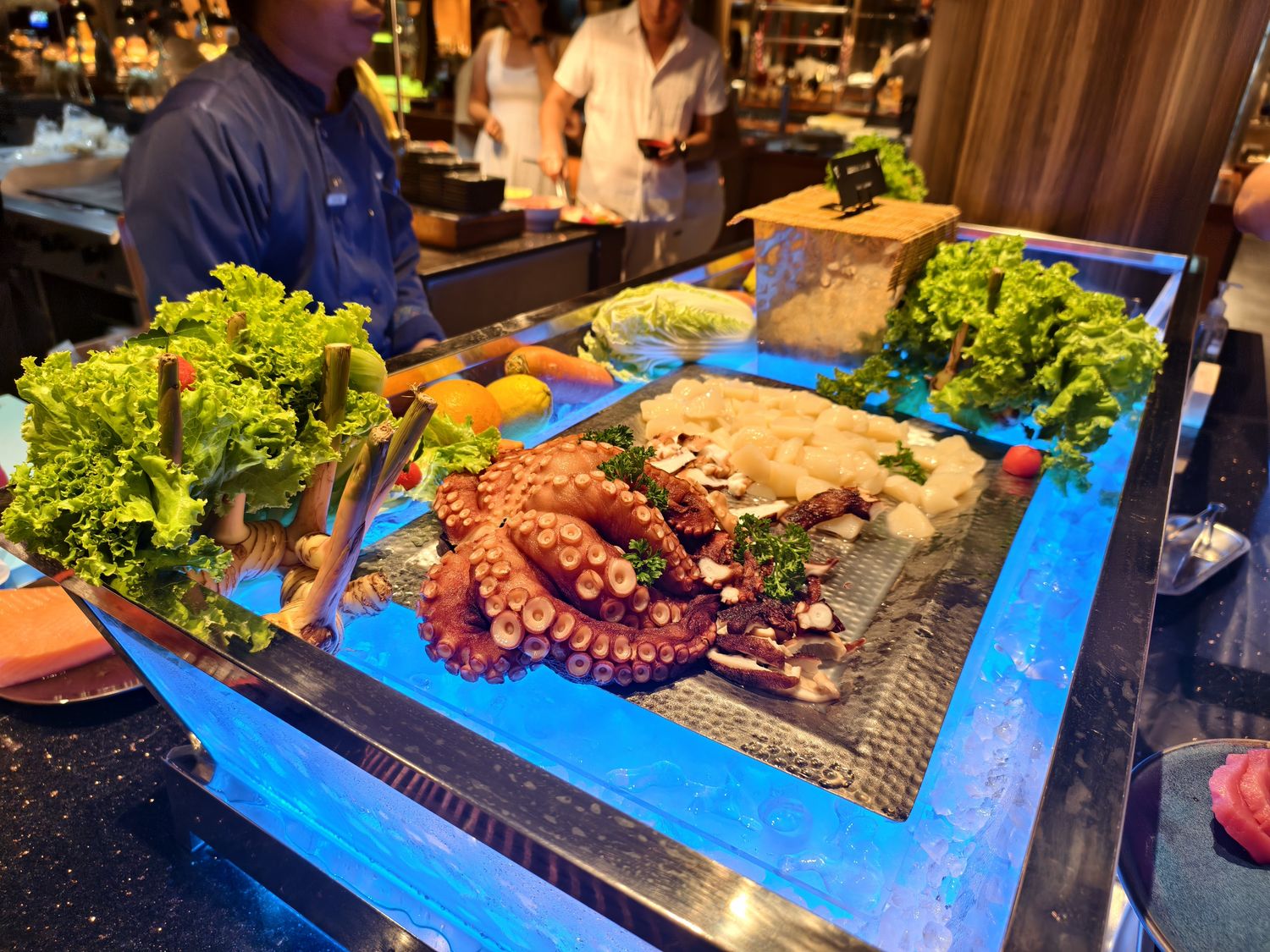 普吉島 Club Med Phuket (下)：水陸運動到超嗨夜間表演派對秀，還有神隊友兒童俱樂部! @混血珊莎的奇幻旅程