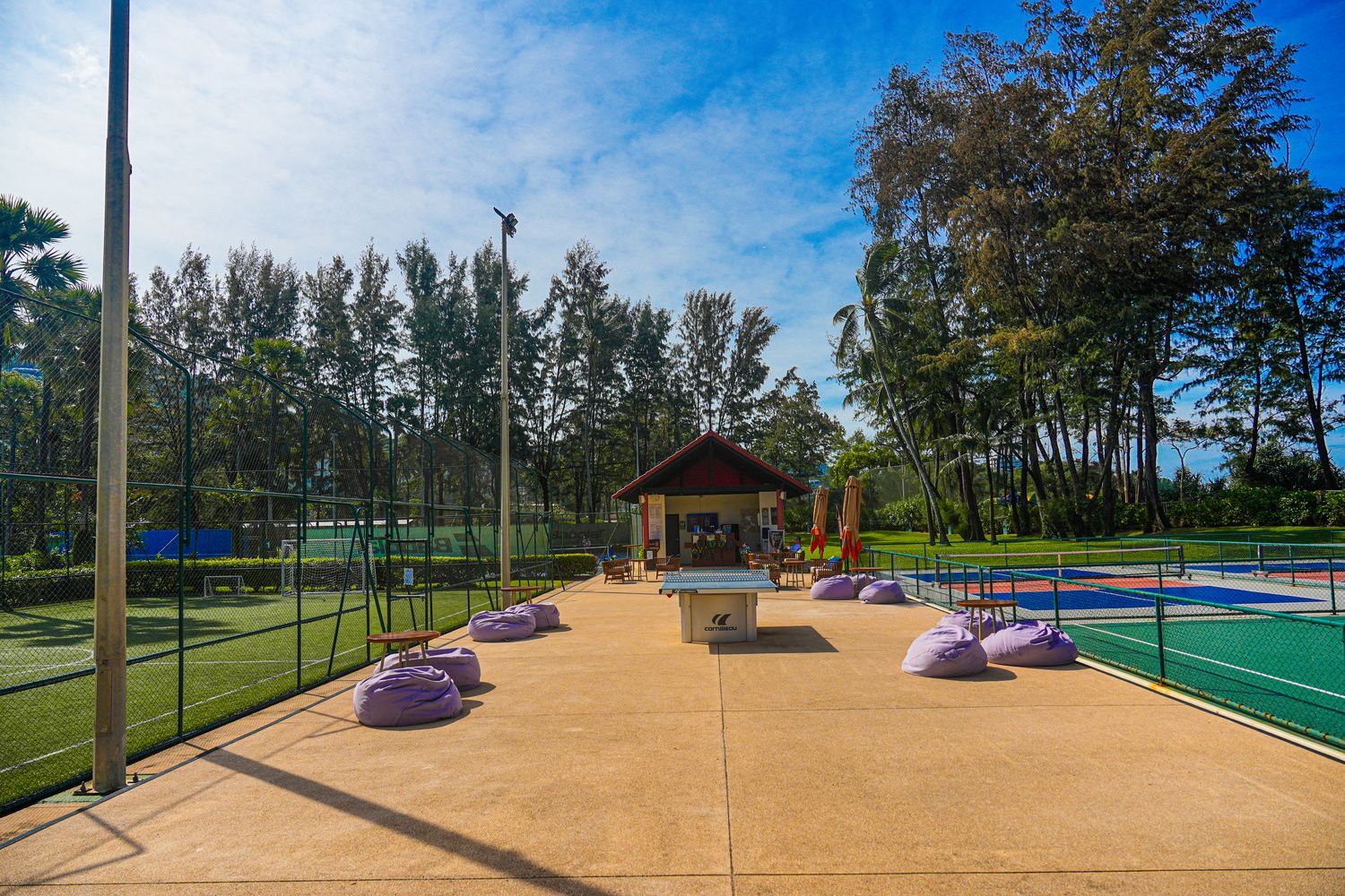 普吉島 Club Med Phuket (下)：水陸運動到超嗨夜間表演派對秀，還有神隊友兒童俱樂部! @混血珊莎的奇幻旅程