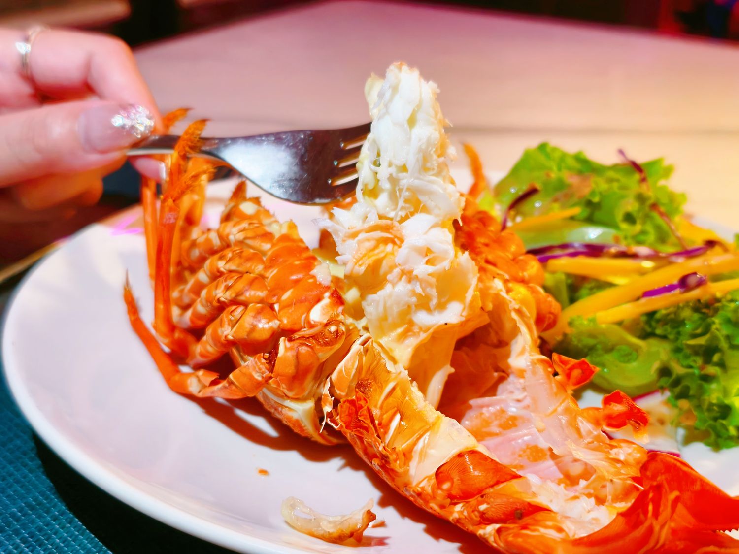 峴港Pseidon漢江遊船|龍橋噴火秀、焗烤龍蝦大餐、船上表演秀,河上浪漫夜晚! @混血珊莎的奇幻旅程 峴港Pseidon漢江遊船|龍橋噴火秀、焗烤龍蝦大餐、船上表演秀,河上浪漫夜晚! @混血珊莎的奇幻旅程