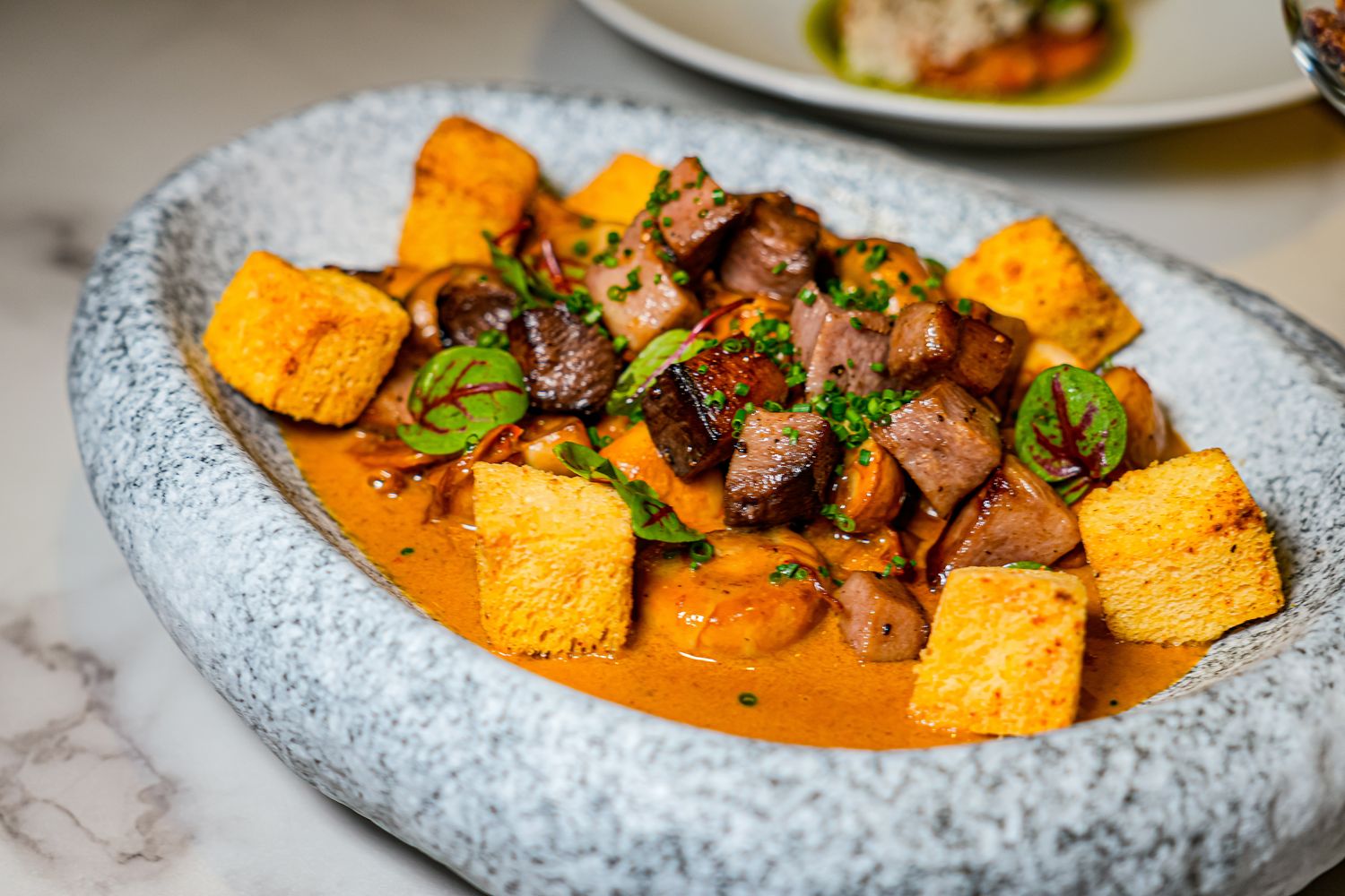 【台北東區餐酒館】緩緩 FABULA｜藏身鬧區的質感約會餐廳、歲末聚餐首選推薦! @混血珊莎的奇幻旅程