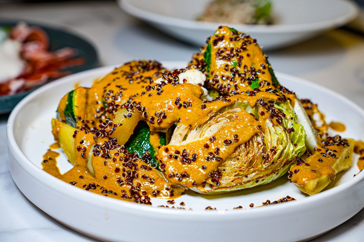 【台北東區餐酒館】緩緩 FABULA｜藏身鬧區的質感約會餐廳、歲末聚餐首選推薦! @混血珊莎的奇幻旅程