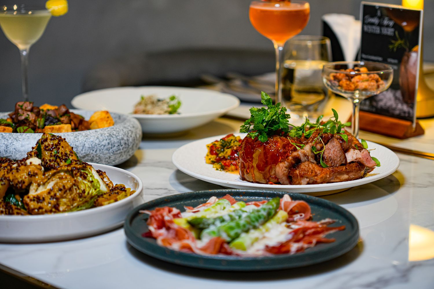 【台北東區餐酒館】緩緩 FABULA｜藏身鬧區的質感約會餐廳、歲末聚餐首選推薦! @混血珊莎的奇幻旅程