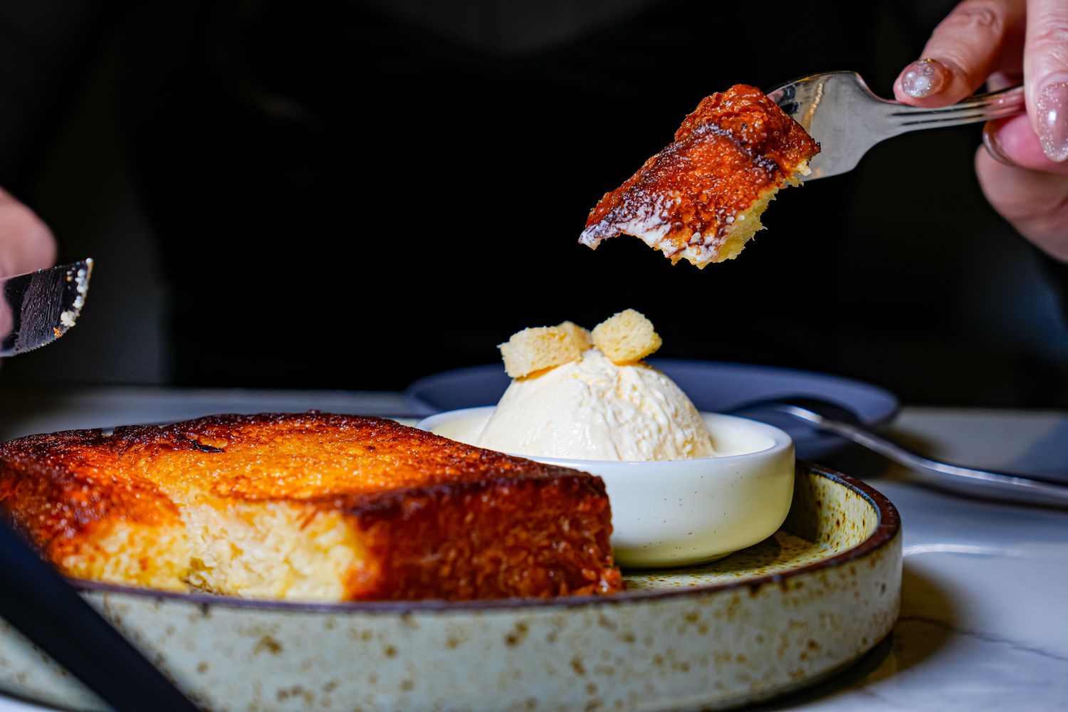 【台北東區餐酒館】緩緩 FABULA｜藏身鬧區的質感約會餐廳、歲末聚餐首選推薦! @混血珊莎的奇幻旅程