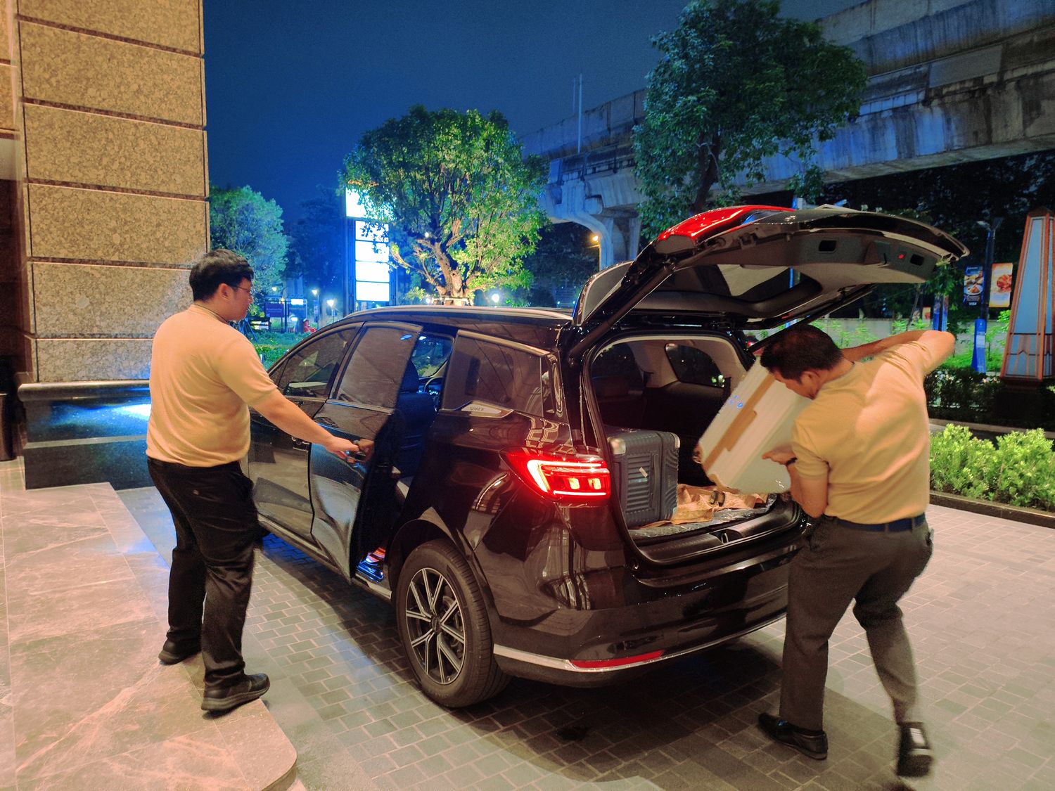 【曼谷機場接送】告別排隊人潮， 24 小時線上預約，真人經驗分享! @混血珊莎的奇幻旅程