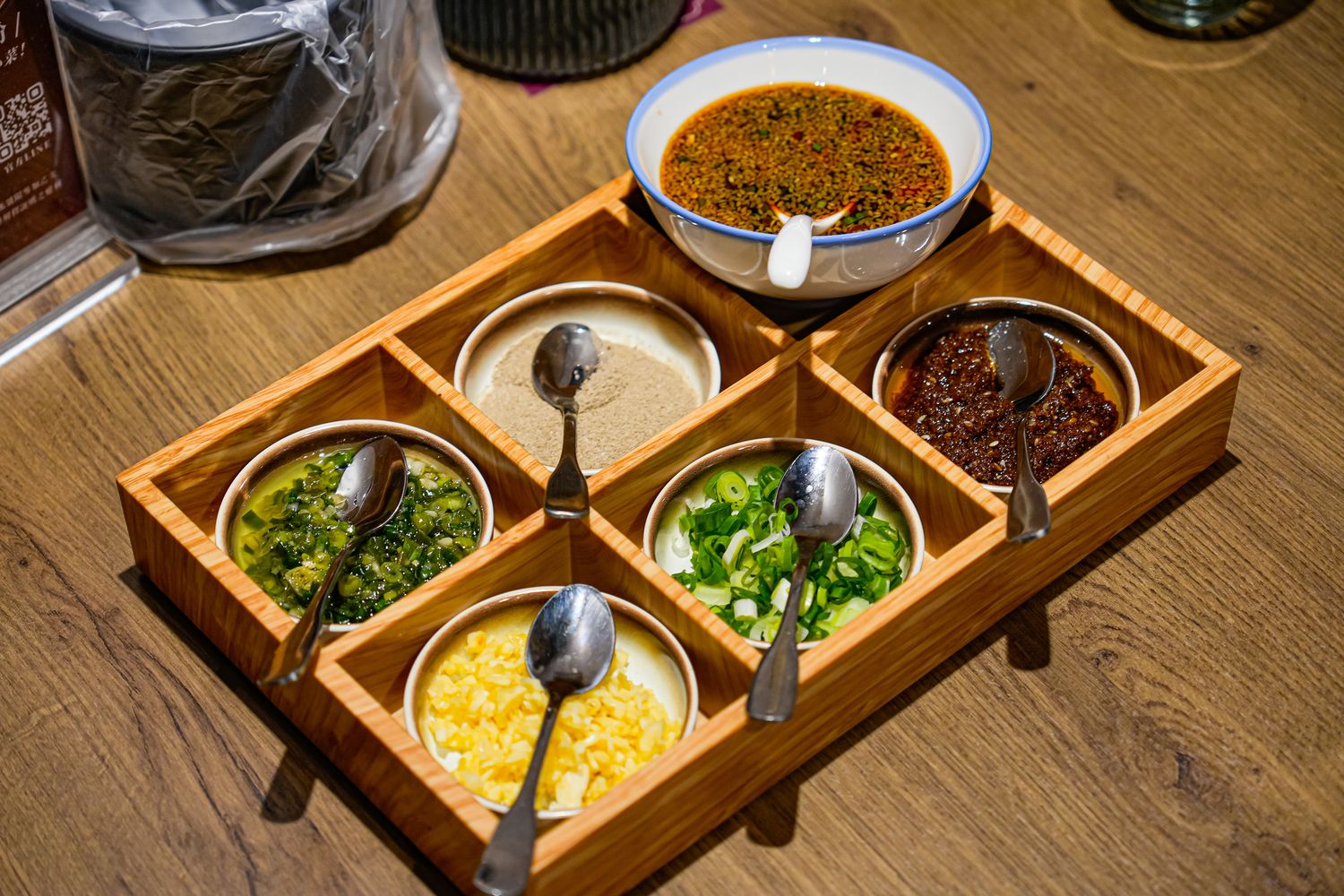 君曜雞湯｜台北信義區神仙系金黃雞湯! 包廂可KTV歡唱、龍蝦海陸饗宴 (近世貿/101) @混血珊莎的奇幻旅程