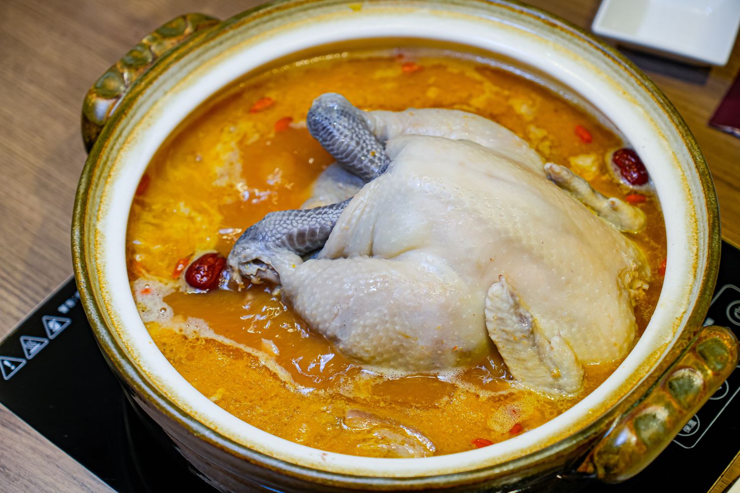 君曜雞湯｜台北信義區神仙系金黃雞湯! 包廂可KTV歡唱、龍蝦海陸饗宴 (近世貿/101) @混血珊莎的奇幻旅程