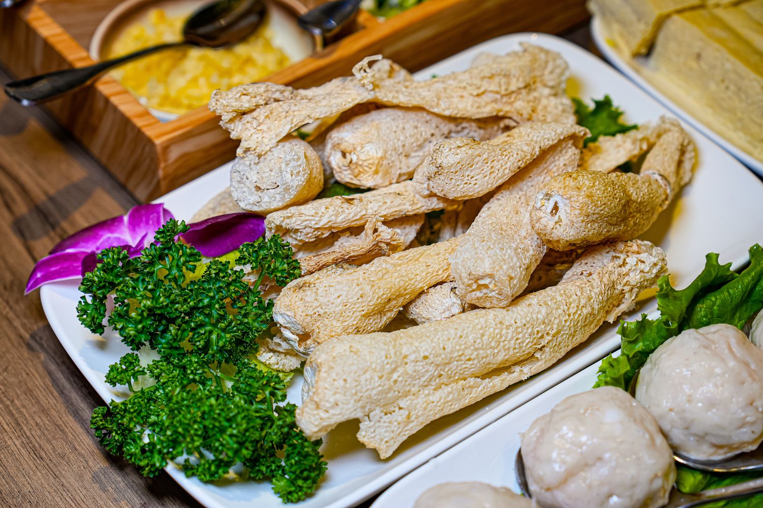 君曜雞湯｜台北信義區神仙系金黃雞湯! 包廂可KTV歡唱、龍蝦海陸饗宴 (近世貿/101) @混血珊莎的奇幻旅程